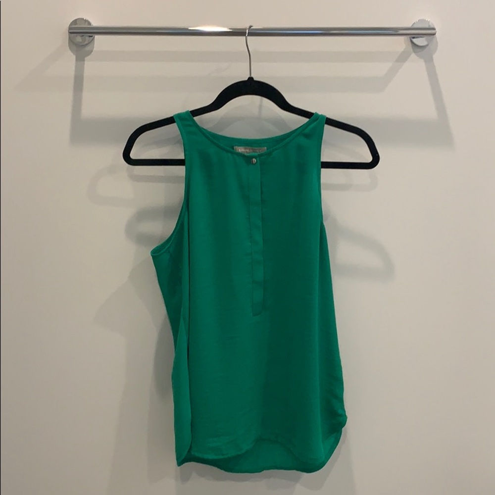 Banana Republic Women’s Sleevless Blouse